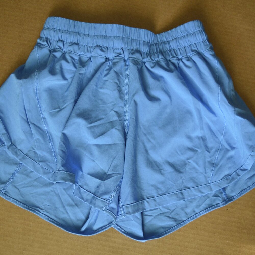Lululemon Track That mid-rise lined shorts 5”. Size 8